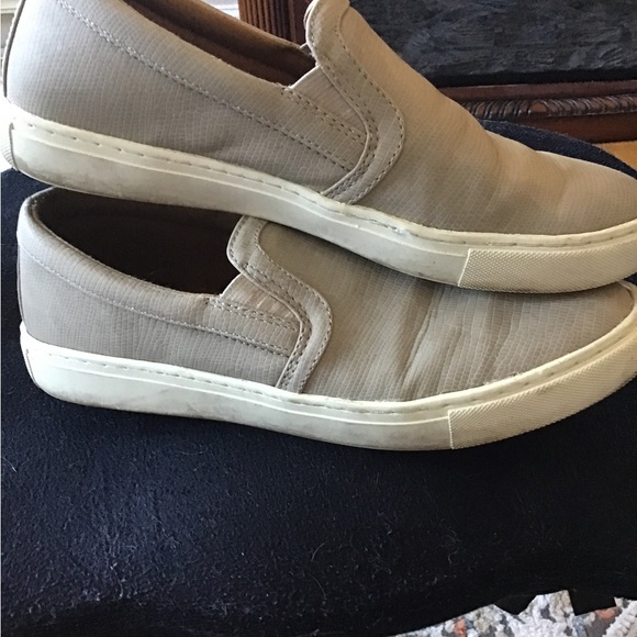 🌻INDIGO RD Sz 9.5 TAUPE FAUX LEATHER SLIP-ON SHOES - Picture 6 of 8